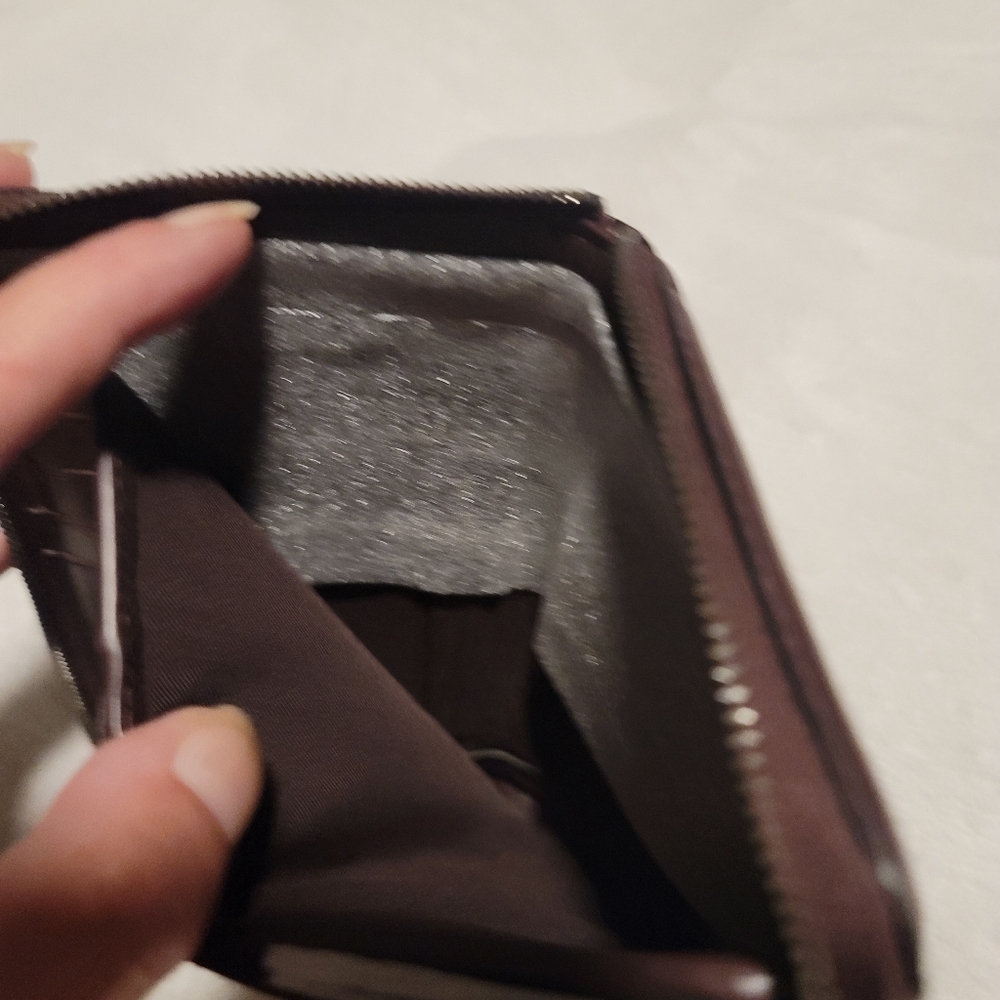 NWT COACH Medium ID zip around wallet - Picture 7 of 8